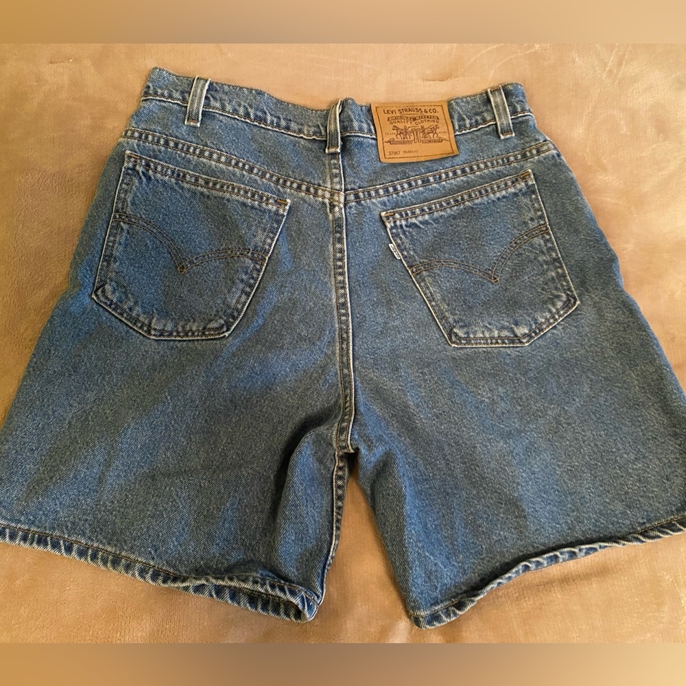 Vintage 90s Levi’s denim shorts